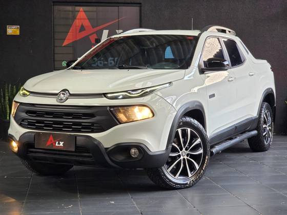 FIAT TORO 2.0 16V TURBO DIESEL ULTRA 4WD AT9 FIAT TORO 2.0 16V TURBO DIESEL ULTRA 4WD AT9